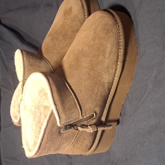 NWOT Bearpaw Women's Toni Zip Side Brown Platform Size 9 Boot - Picture 2 of 14